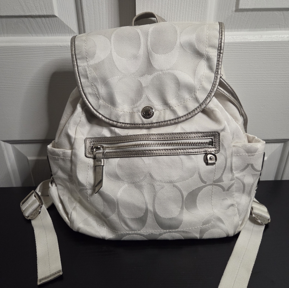Coach Kyra Daisy Signature Small Backpack